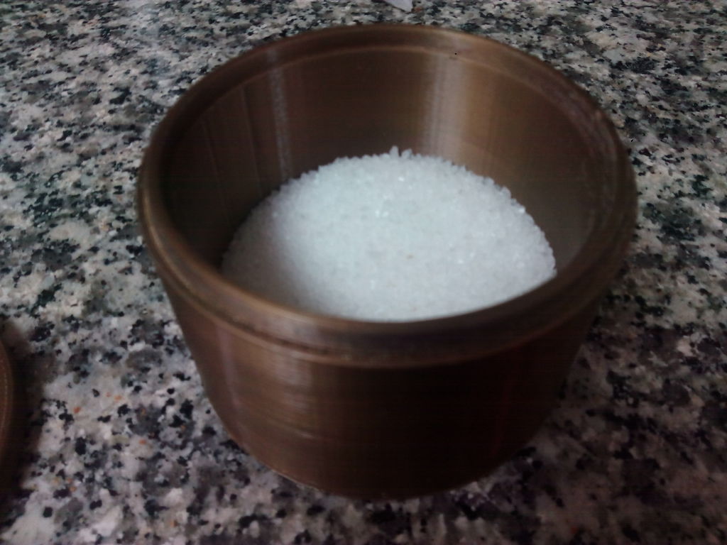Tarro y tapa para la sal (o cualquier otro cosa). (Jar and lid for salt (or anything else)?)
