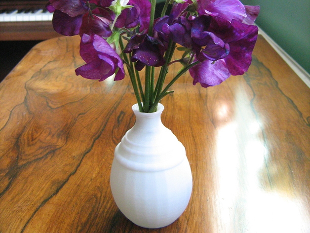 small flower vase