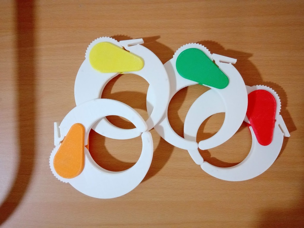 3D Printed Clips for Quilts, Sheets or Comforters (布団ばさみ)