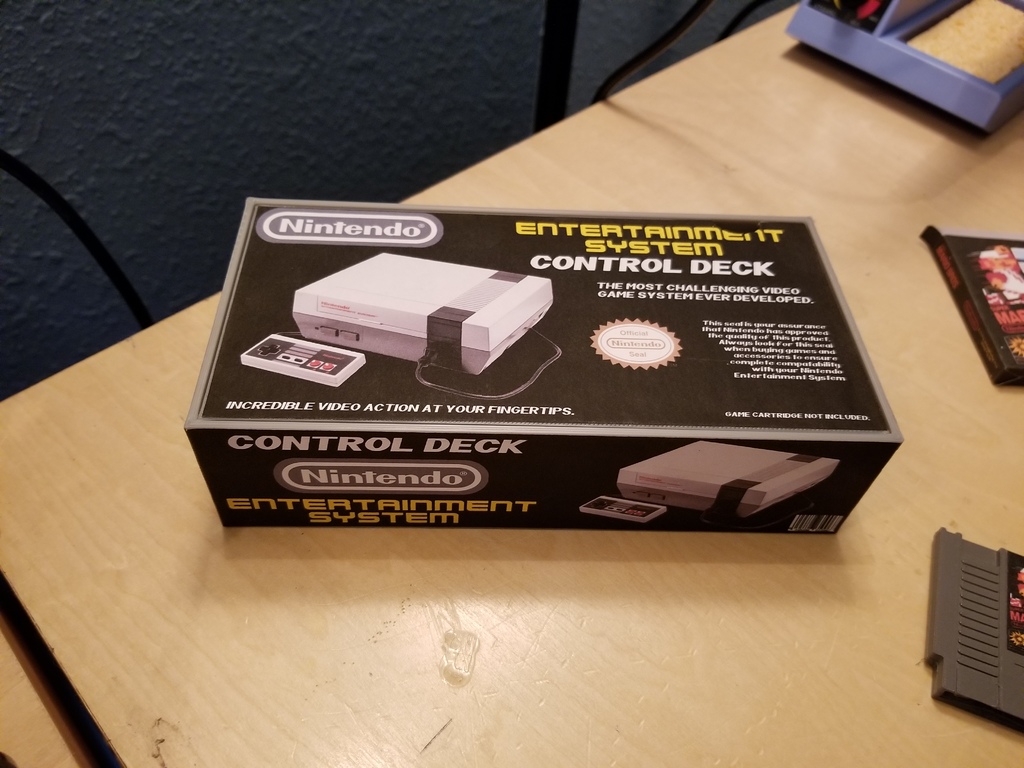 Mini NES Box with lid