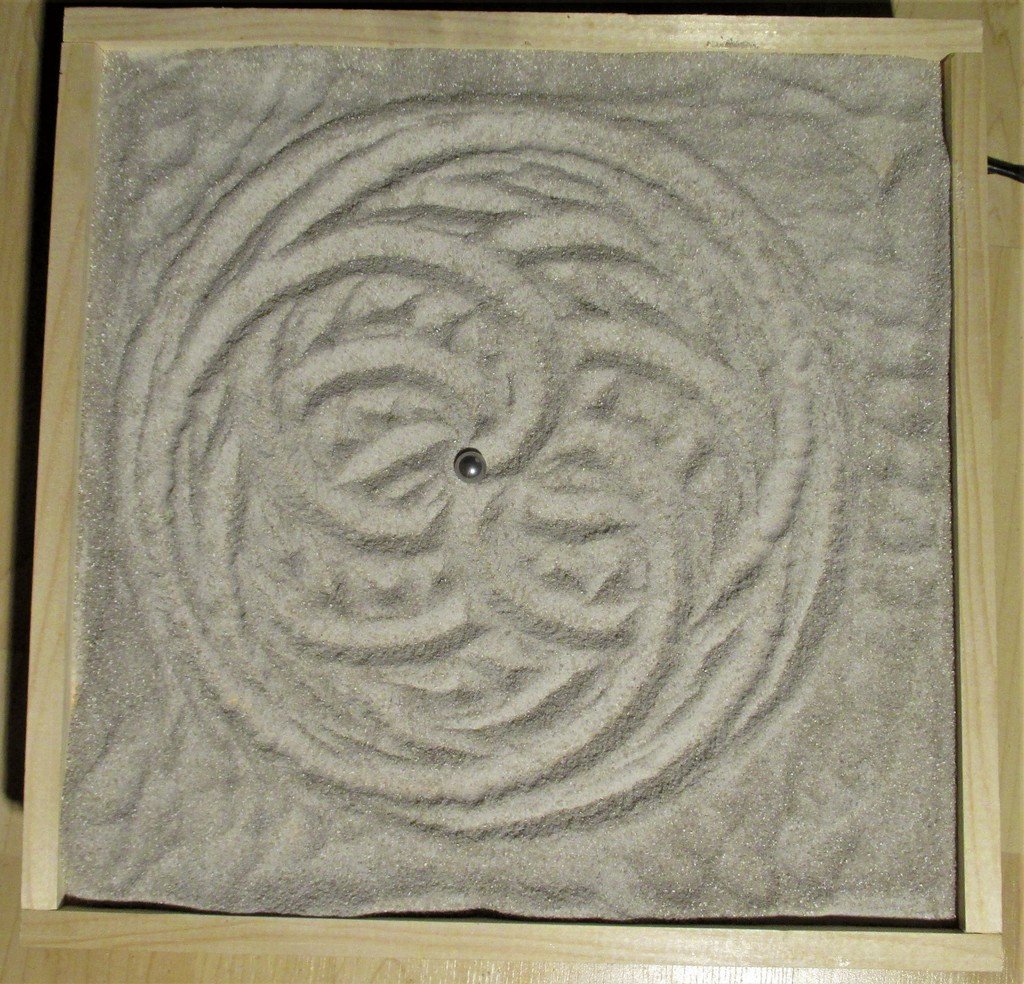 Circles in the sand Spirograph
