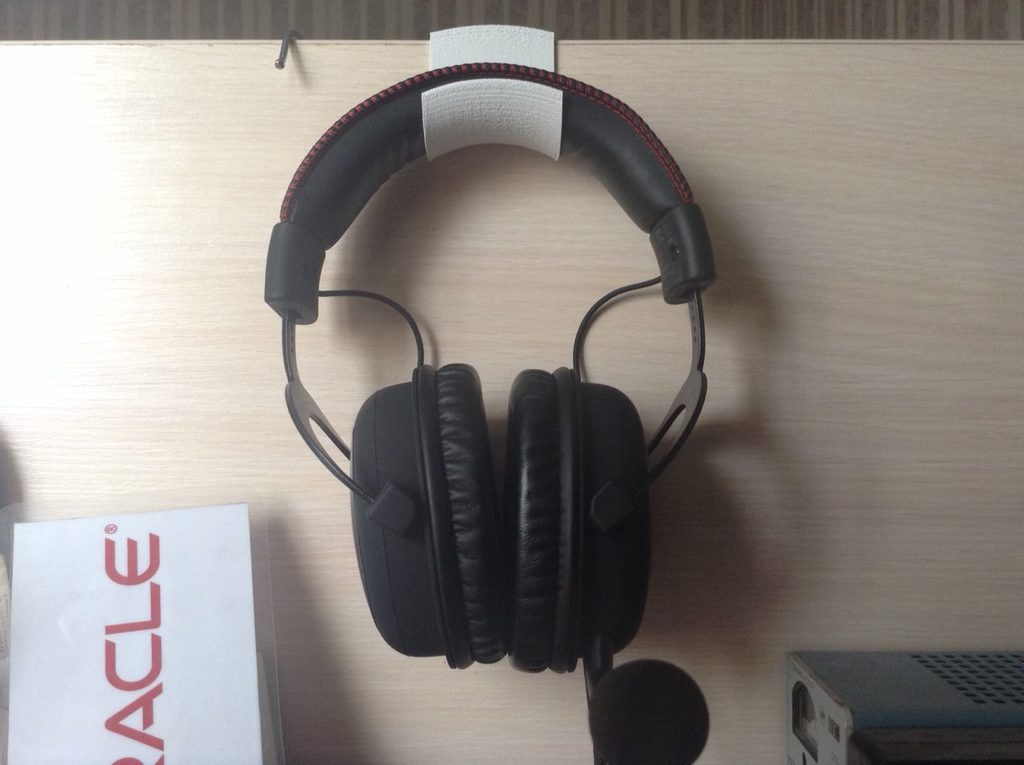 Customizable headphones hanger