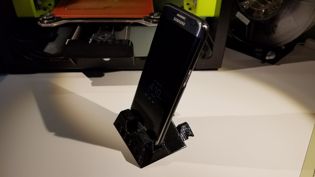 Galaxy S7 & S7 Edge w/case Phone Holder for desk