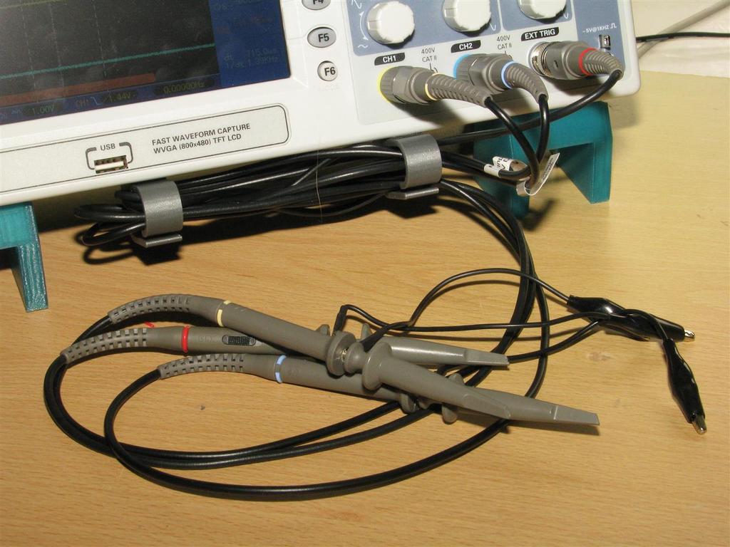 Oscilloscope cable tidy