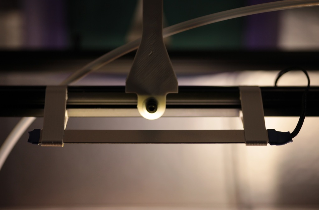 LED strip clip for 20mm 3D printer frames