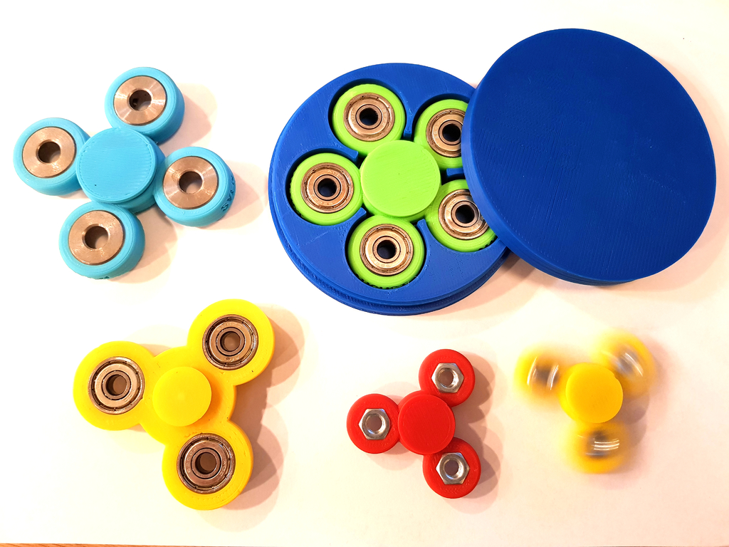 Customizable fidget spinner with text and perfect storage box