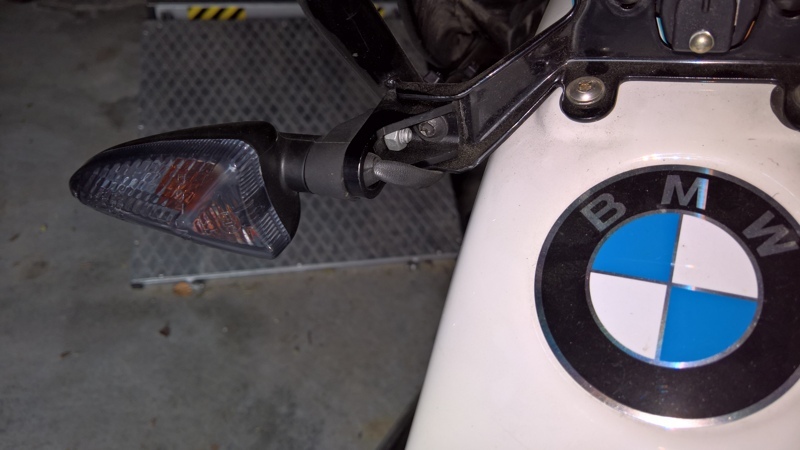 Adapter for turn signal for BMW vehicle