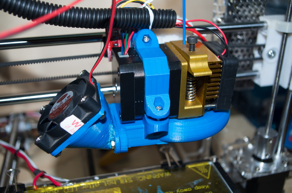 MK8 Extruder Mount with built in print cooling ring for Sintron Prusa i3