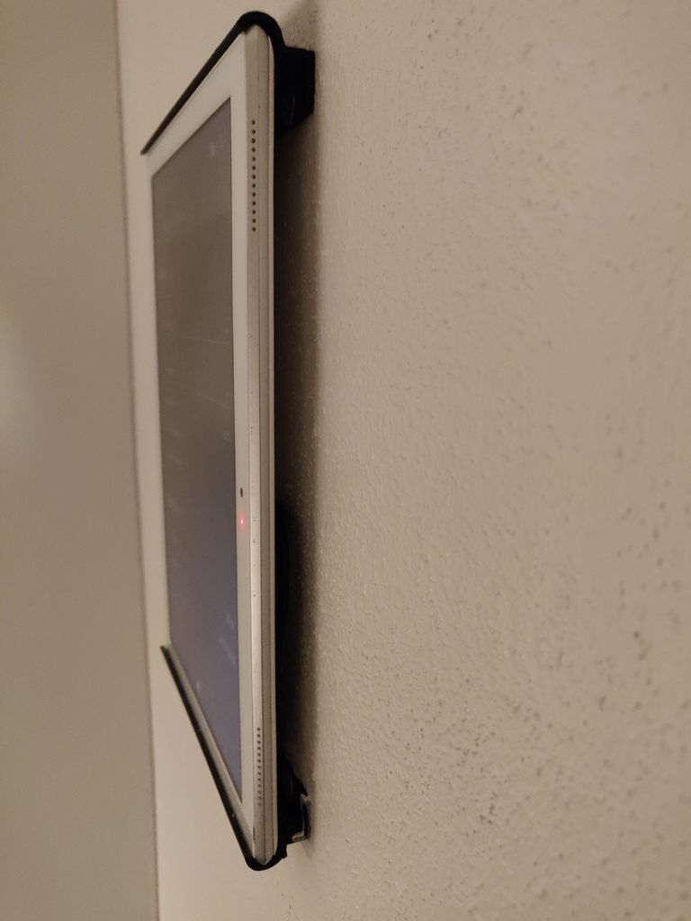 Lenovo Tab 4 10" wall mount