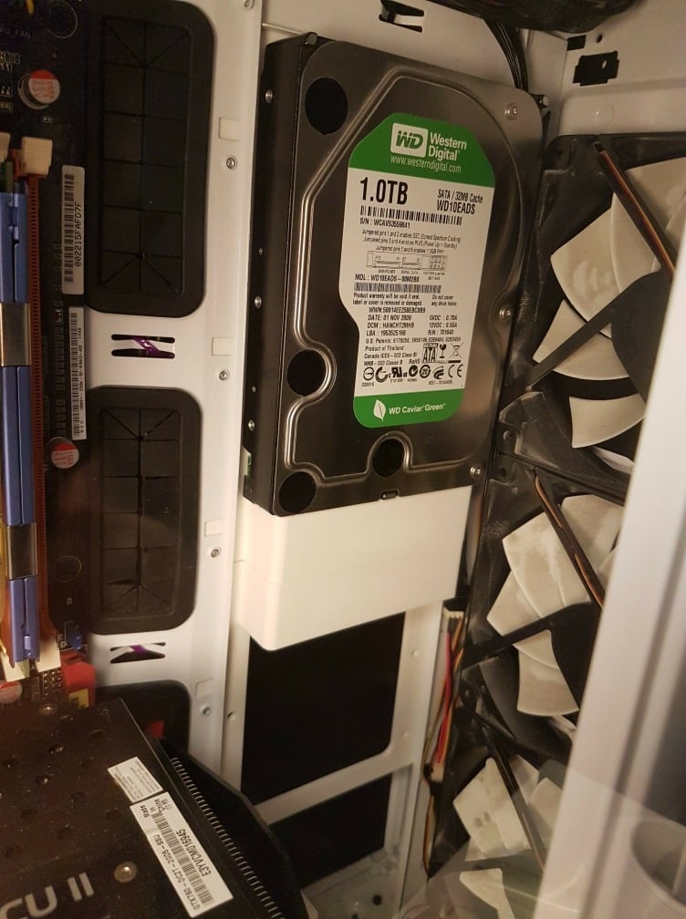NZXT H440 HDD 3.5 inch vertical mount
