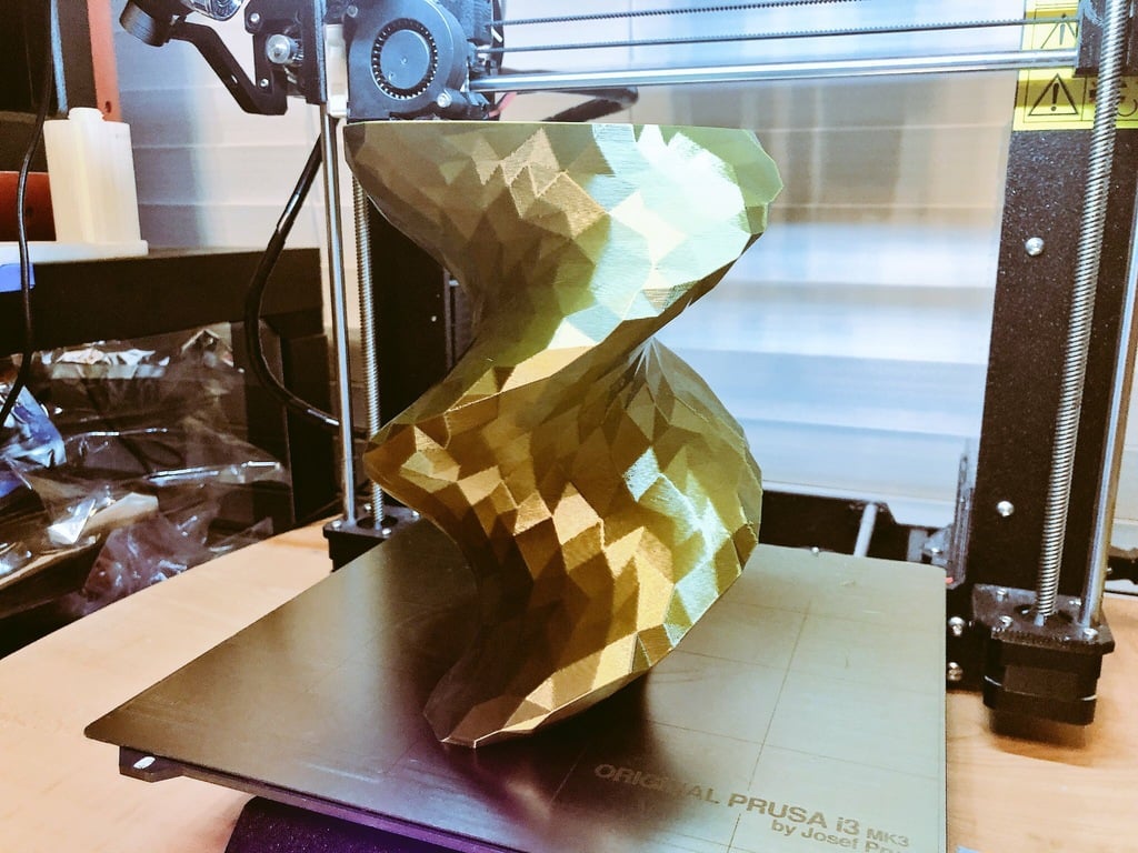 Elipse Spiral Low Poly Vase by TheLightSpeed!