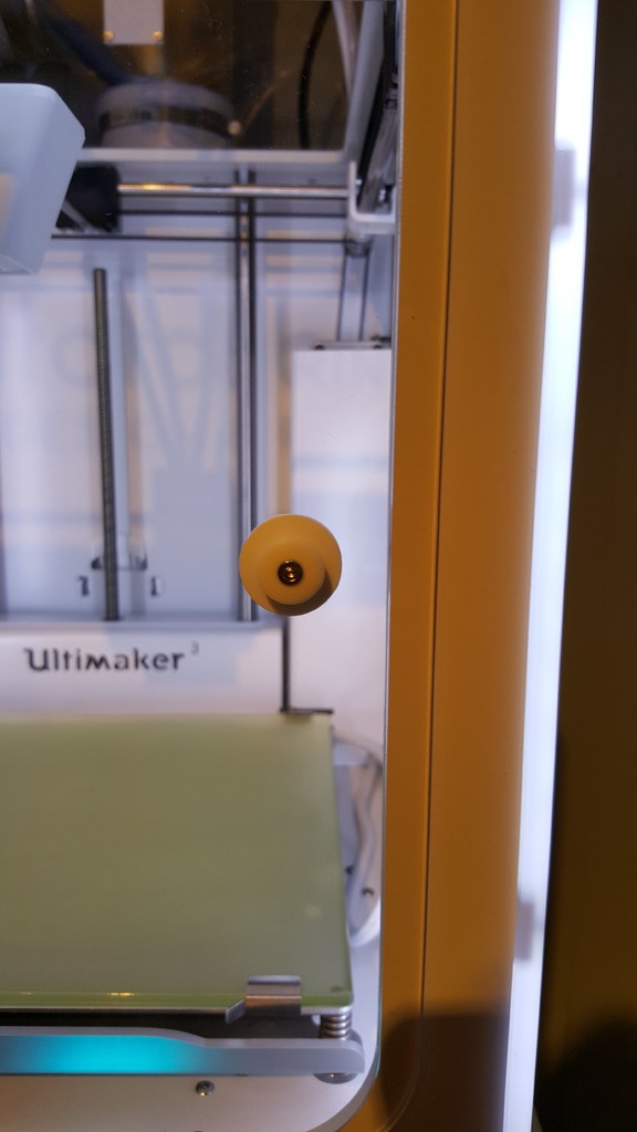 Ultimaker 3 Printed Solid Enclosure Door Knob