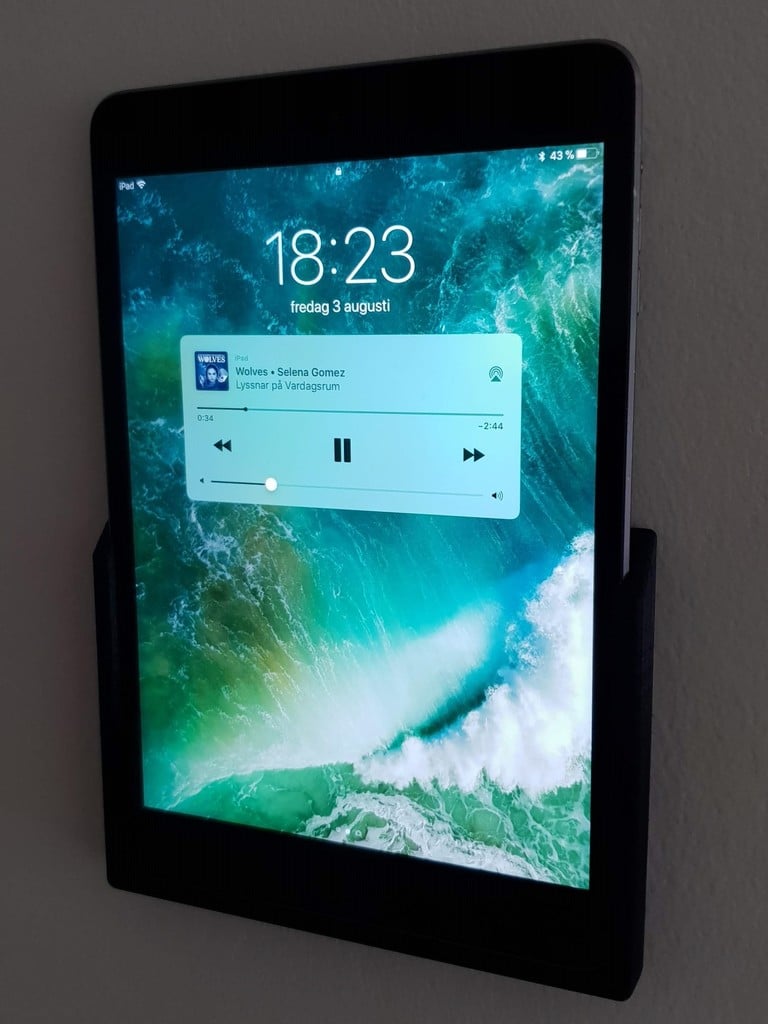 iPad mini 2 wall mount