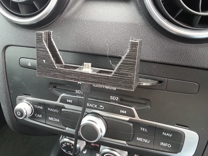 Vertical CD player mounted Galaxy Note 2 car mount