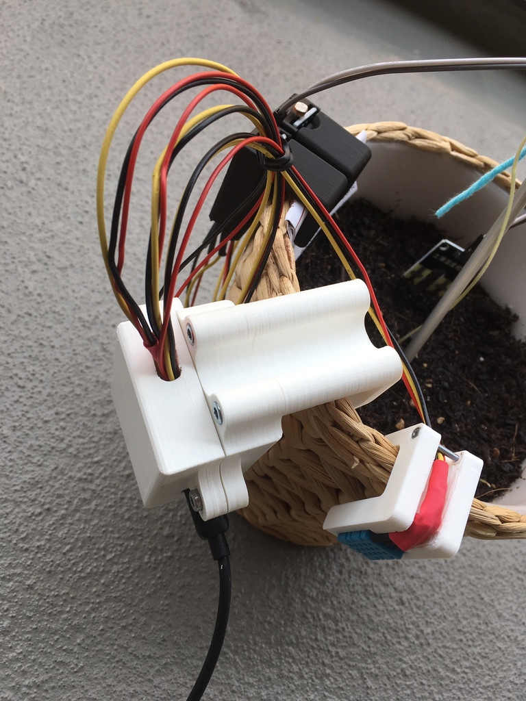 Simple Plant Monitoring System