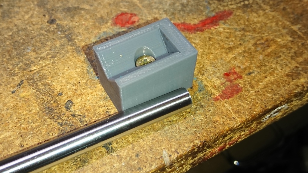 Outil en V pour redresser les rails de guidage de nos imprimantes 3D ( x2 )