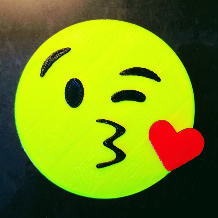 Blow Kiss Emoji (Single Extruder, Multi-Material)