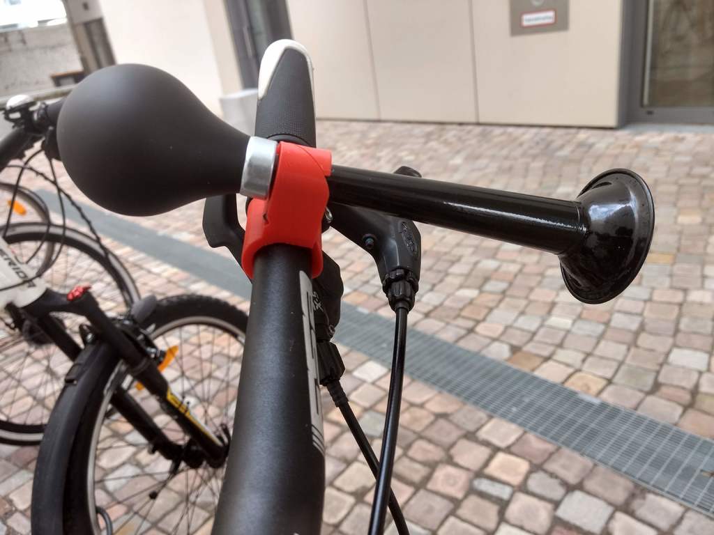 Bicycle horn mount