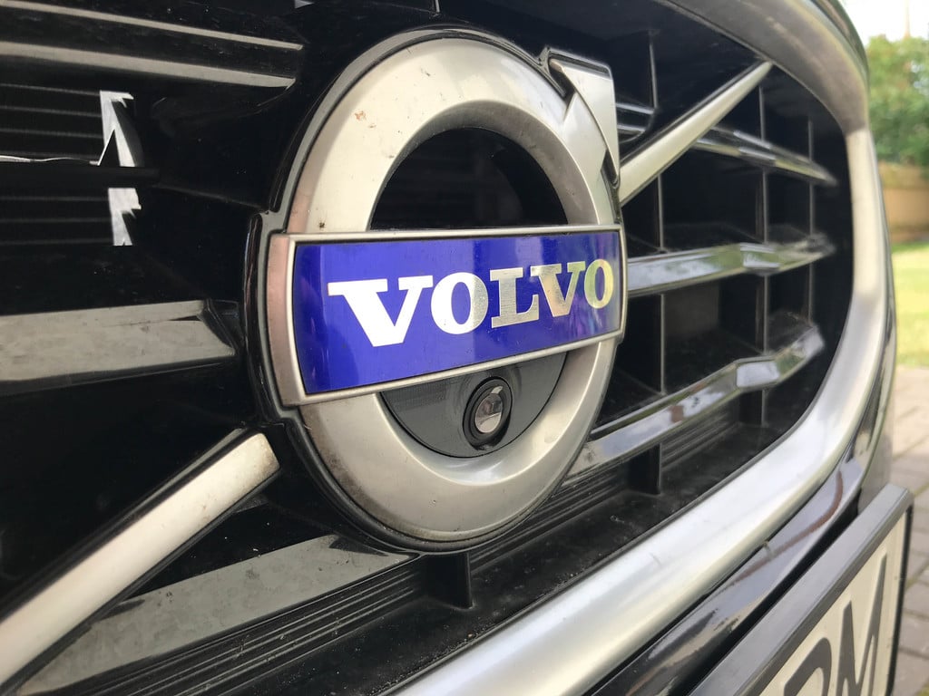 Volvo V40 Front Camera Mount