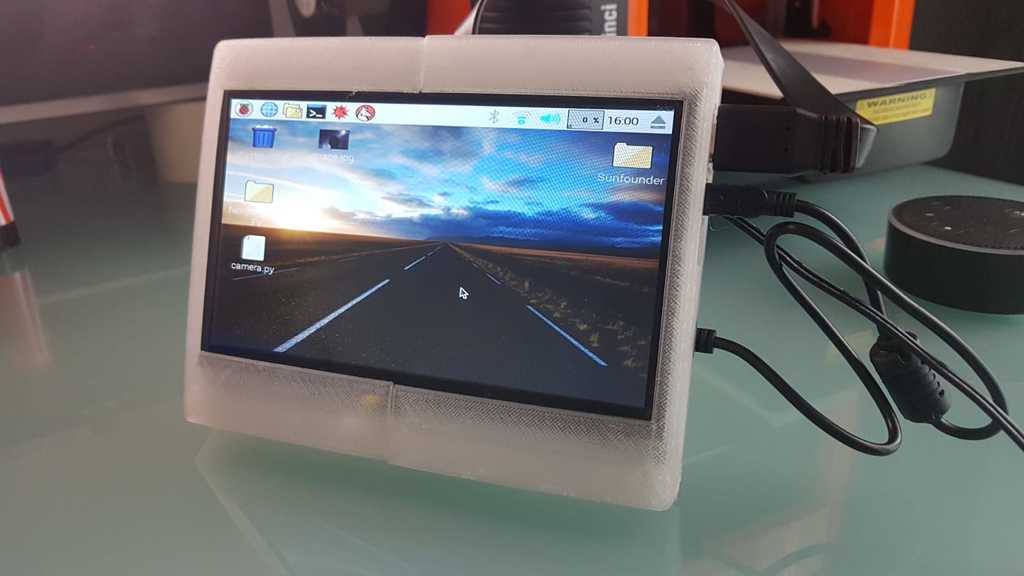 All in One case for Raspberry Pi 2 with LCD 7" Kuman Touch Display. Added supports for correct LCD view.