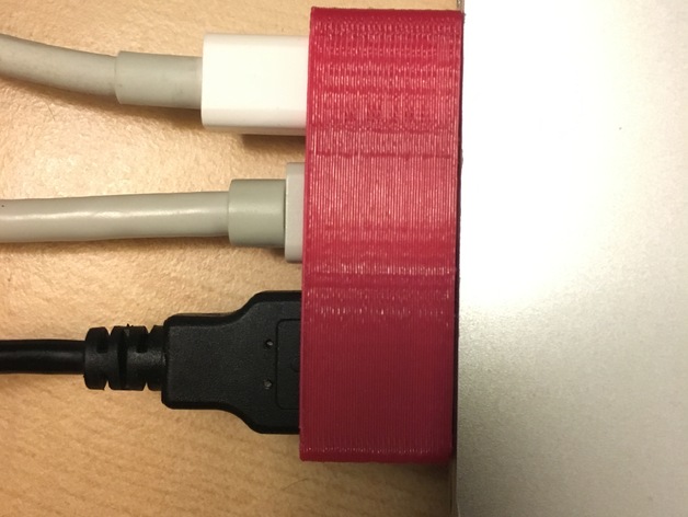MacBook Pro 15 Retina cable dock with 1 bigger thunderbolt hole