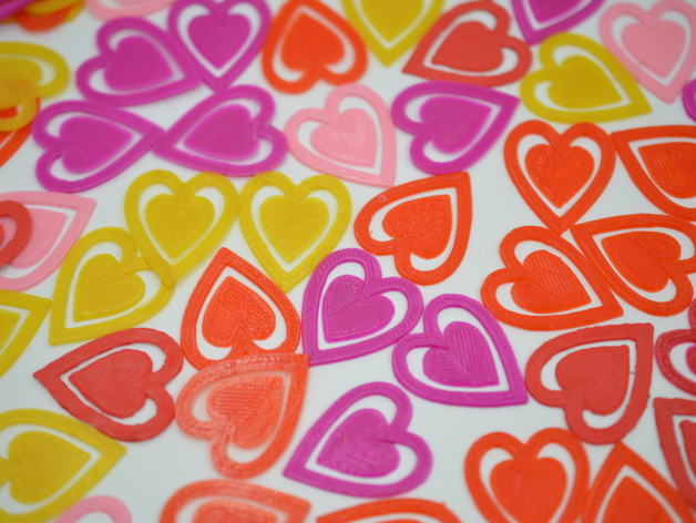 Heart-Shaped Paperclips by MkrClub.com