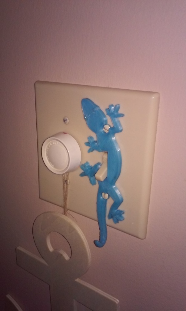 Hanging Lizard Light switch Key Holder- Reinforced