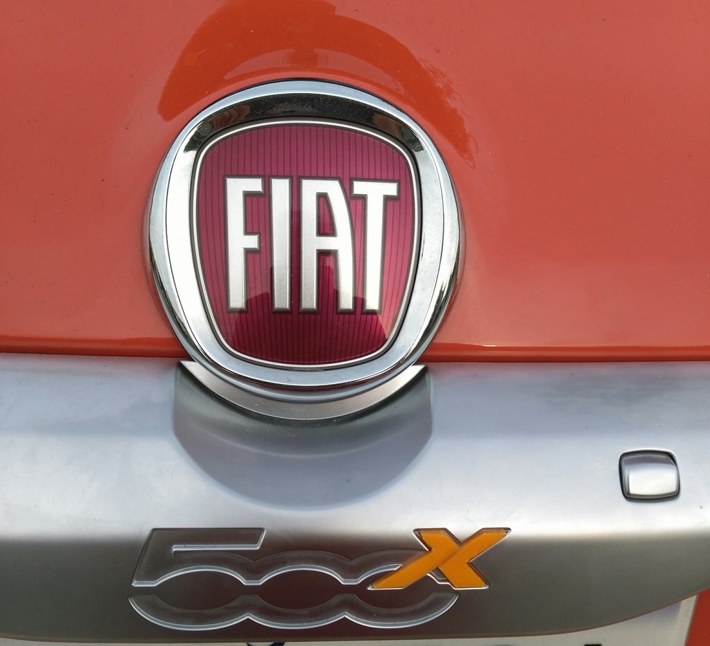 Fiat 500 X emblem