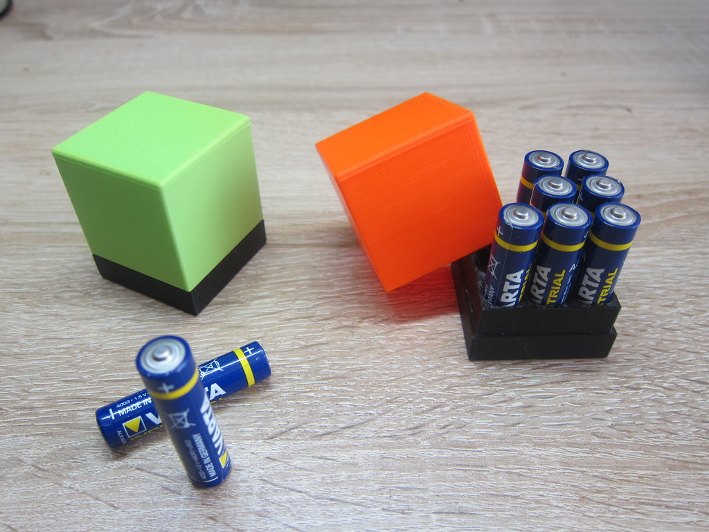 Battery Holder "Power Cube"
