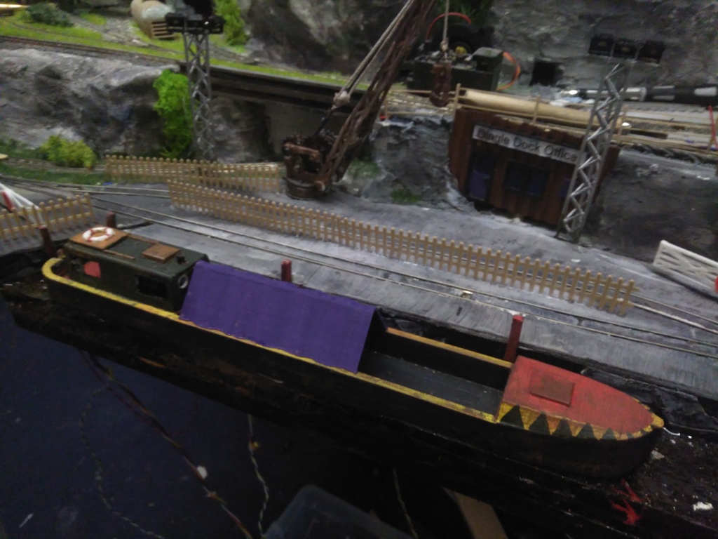 Goods Longboat Barge 00 scale