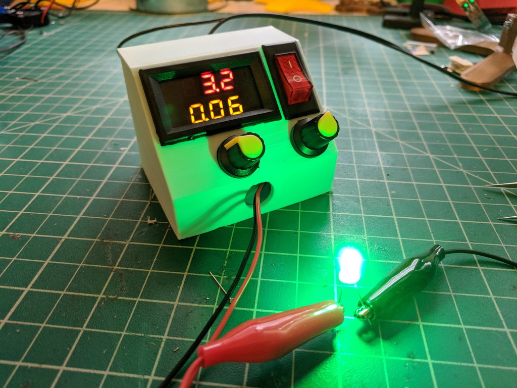$10 DIY Variable DC Bench Power Supply