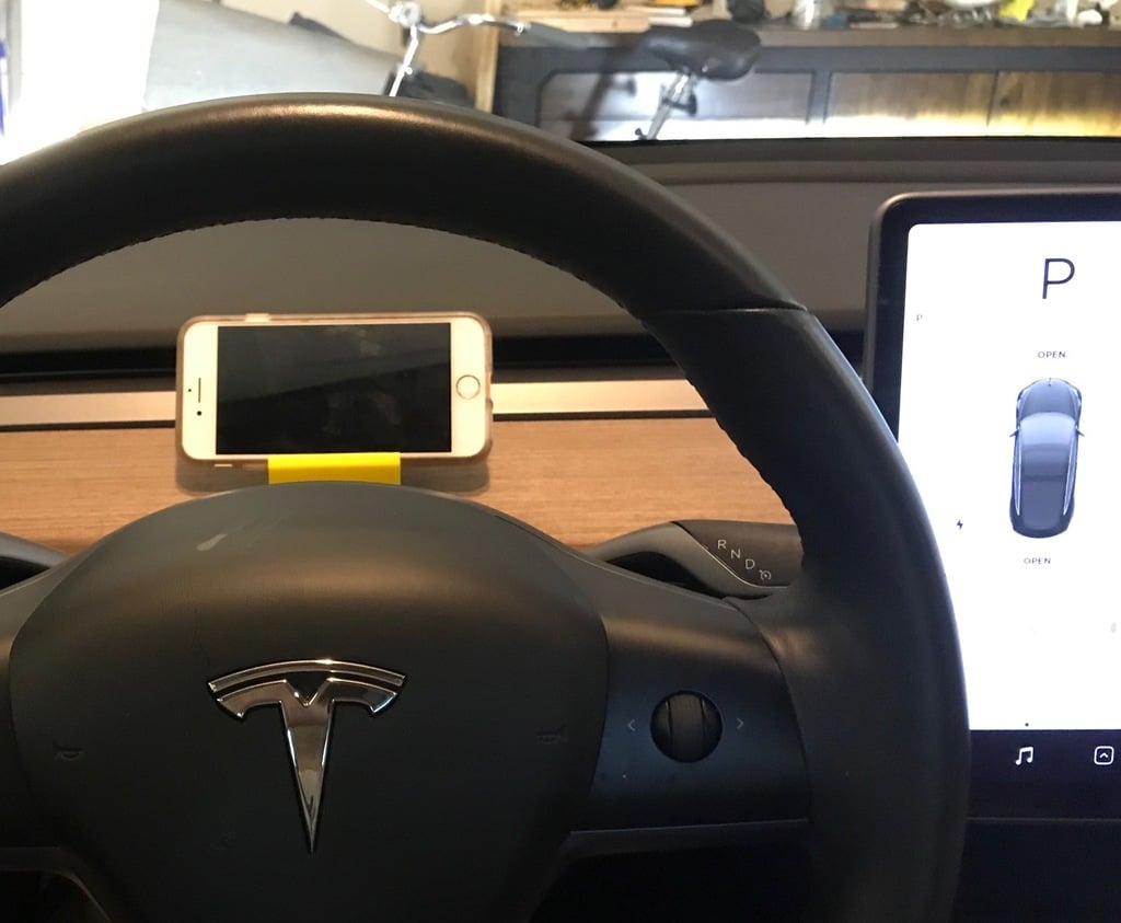 Tesla Model 3 Vent Clip Phone Stand