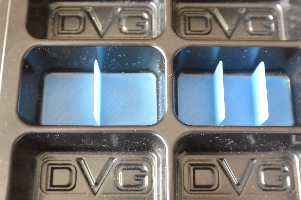 DVG Deep Dish Counter Trays separator