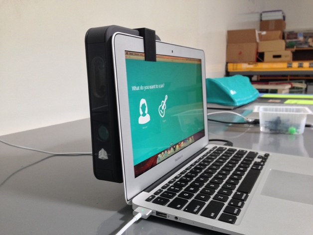 Sense 3D Scanner clip for MacBook Air