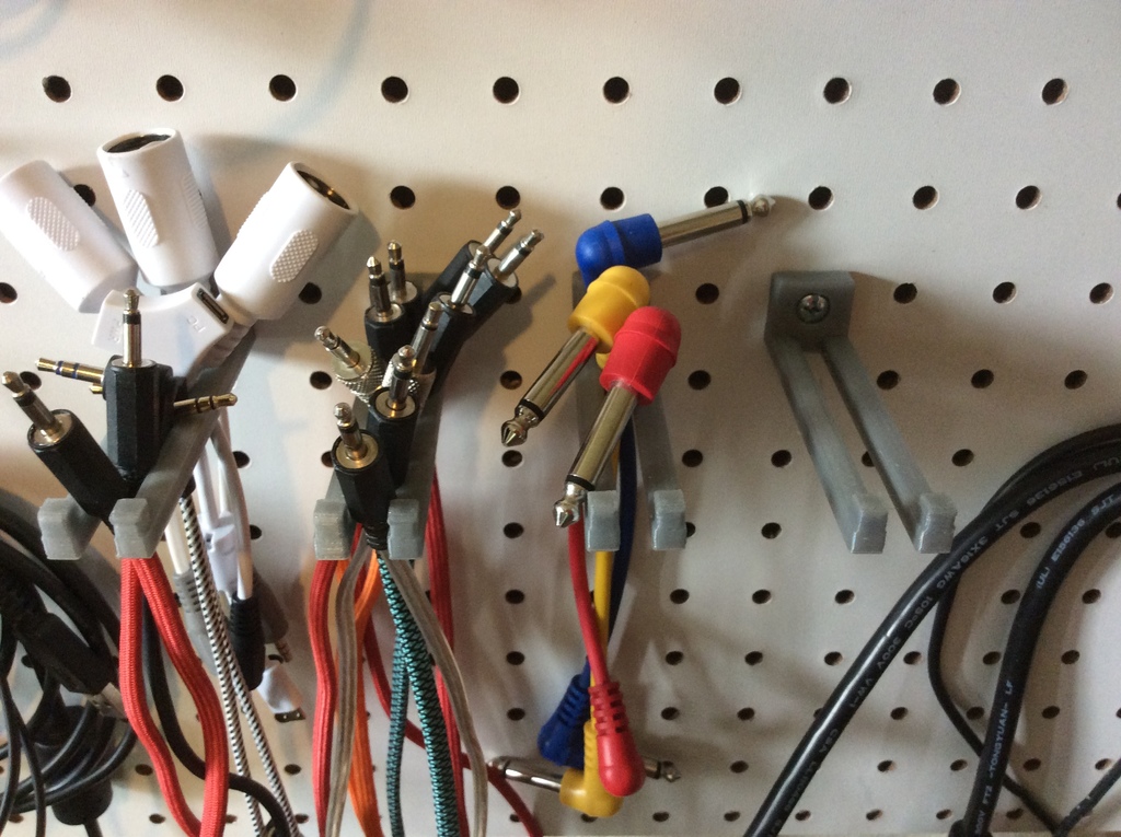Pegboard 3.5mm Cable Hanger