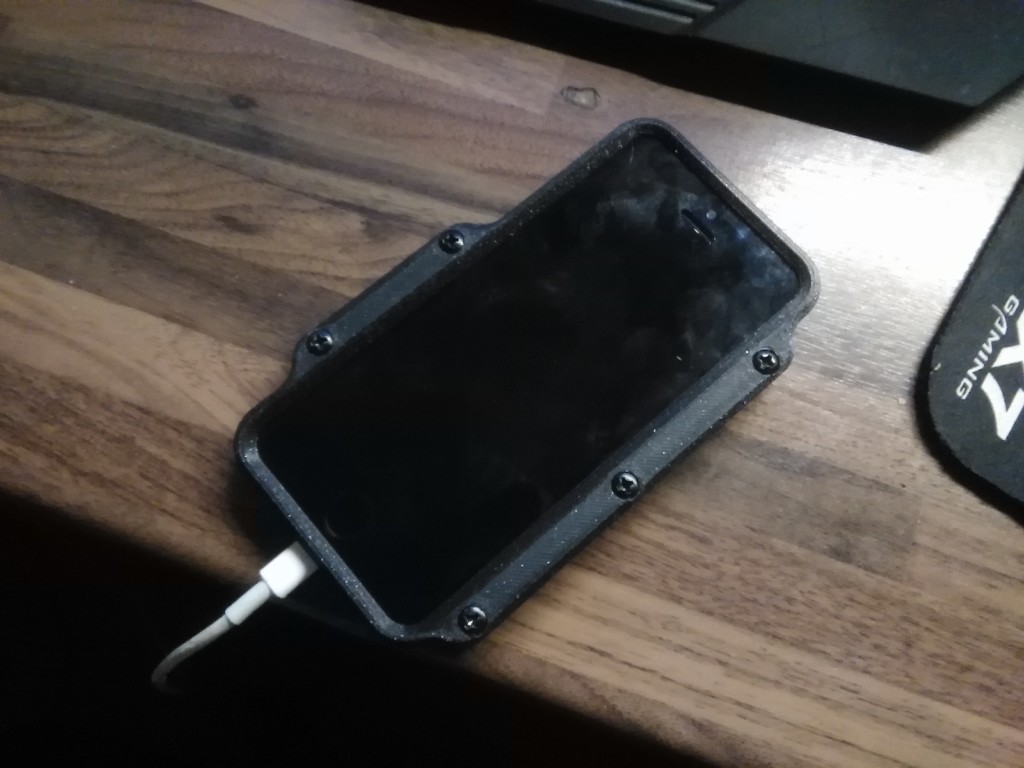Iphone 5/5s sturdy case