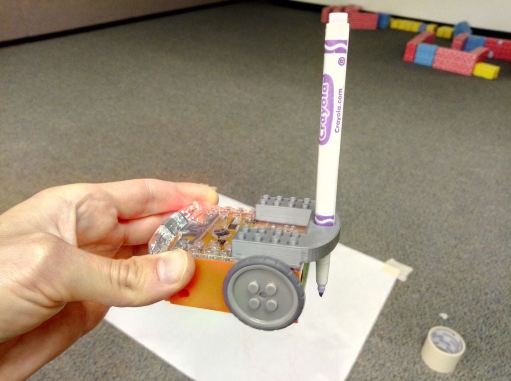 Edison robots - simple pen holder