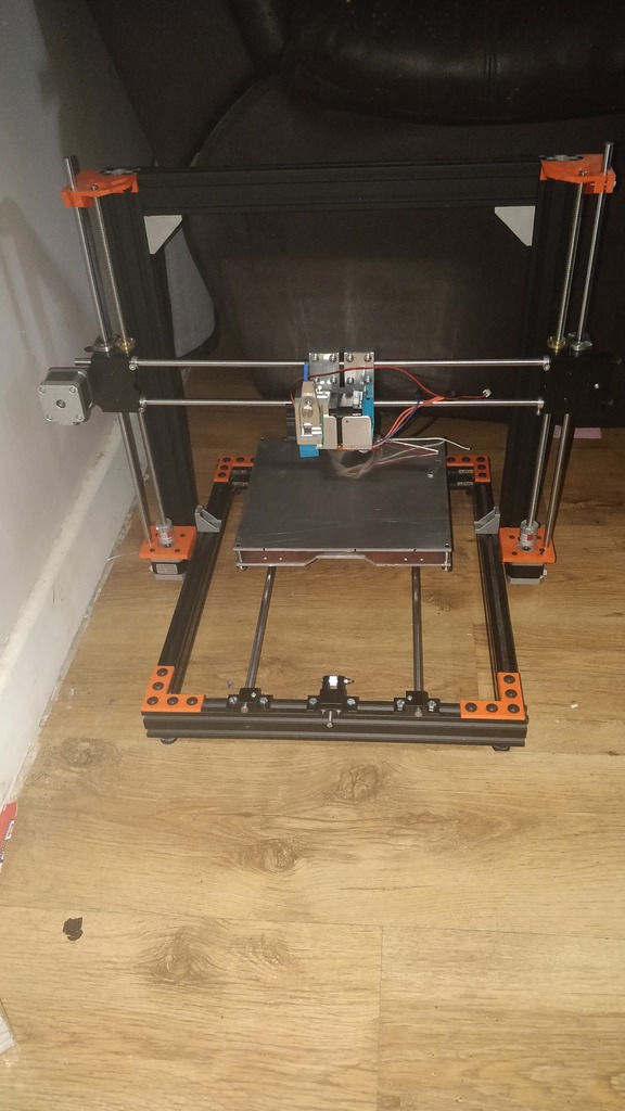 AM8MU (Guide to enlarging the AM8 style build 3D printers)