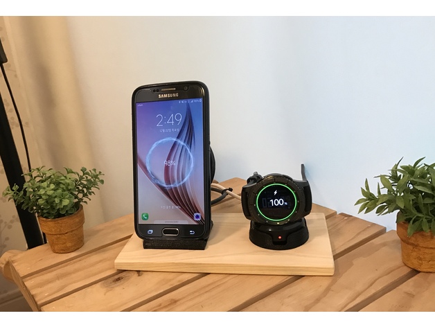Gear S3 and Galaxy wireless charging dock