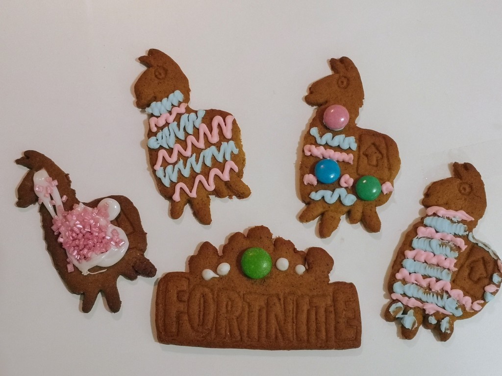 Fortnite ginger bread cookie cutter