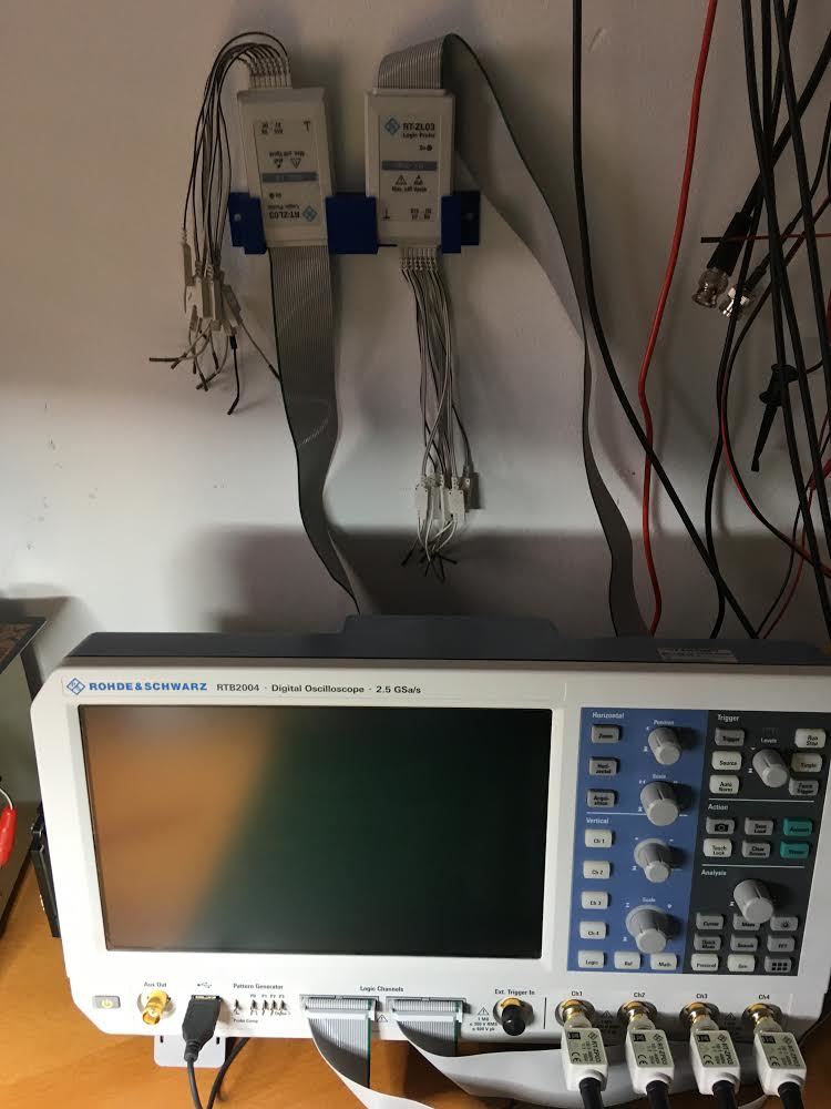 R&S RTB 2K Logic Probe Holder for oscilloscope