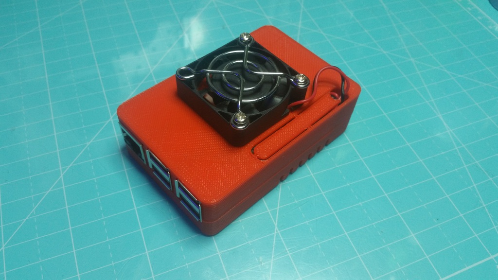 Raspberry Pi Snap together case with 40mm fan mount