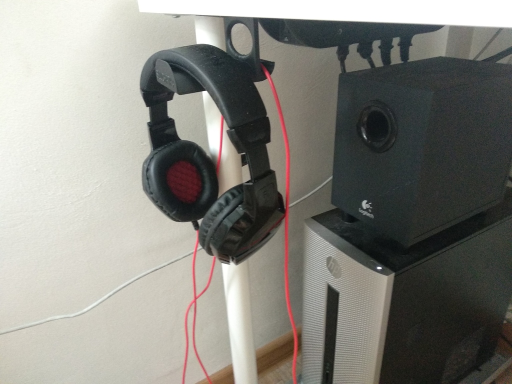 headphones holder under desk