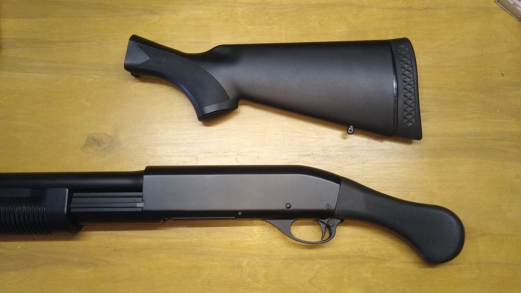 CYMA Remington M870 Tri-Shot Airsoft Shotgun Raptor Grip