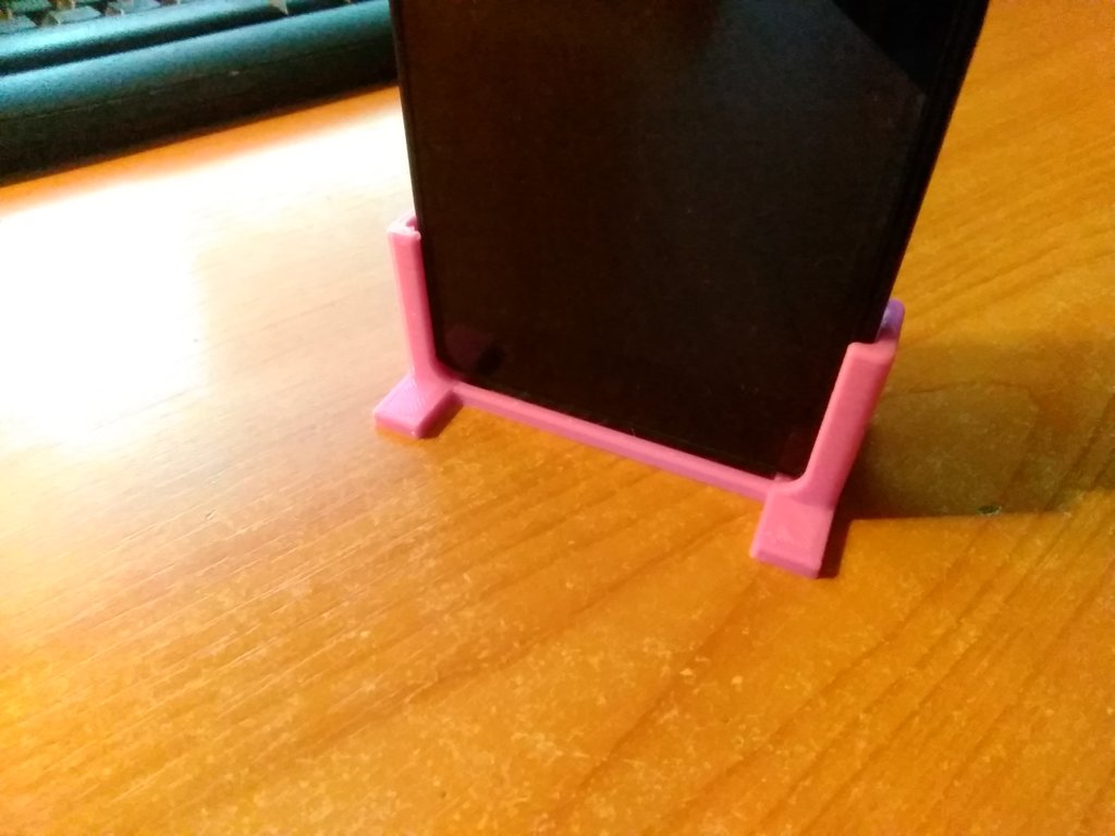Another phone stand (Lenovo P70)