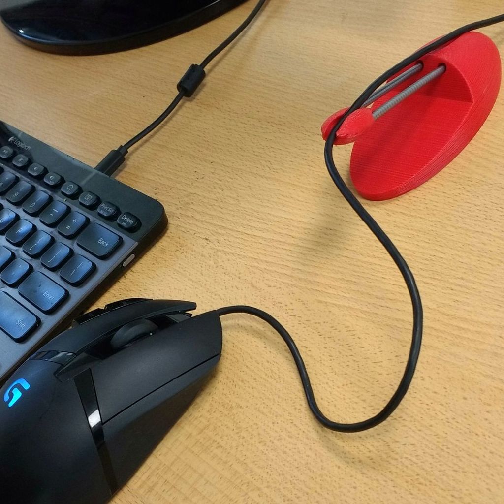 F2 Mouse bungee cord holder