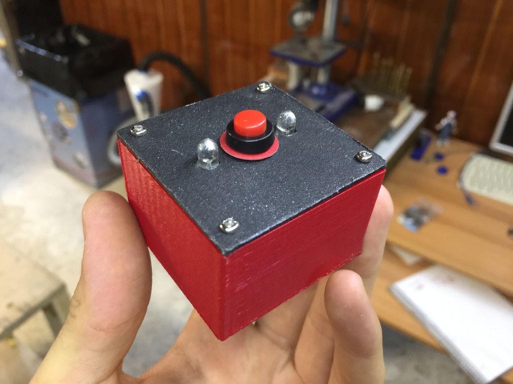 Panic Button with attiny85 and RCSwitch 433Mhz module
