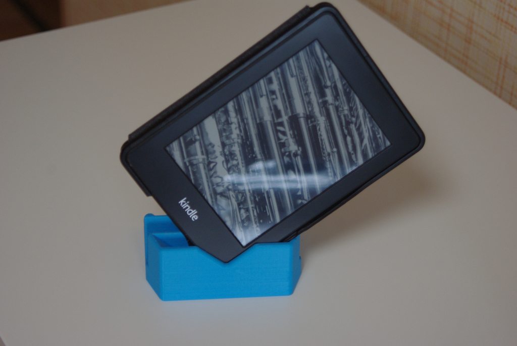 Kindle Paperwhite stand for librocubicularists