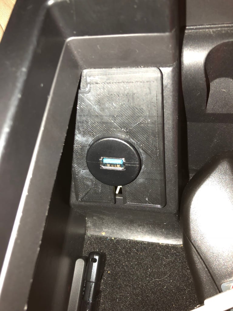 Panel Cover with USB socket mount in 2005 Ford Mustang