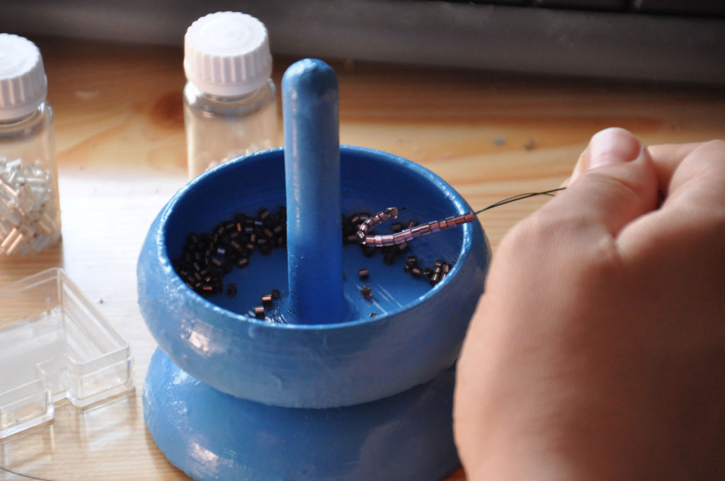 Bead spinner
